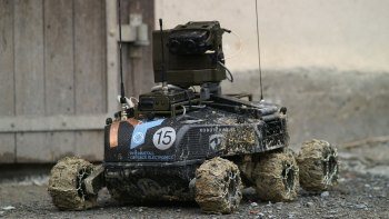 robotik-roboterwerk-elrob-test-foxbot-produktentwicklung-prototypenbau-schlagheck-design